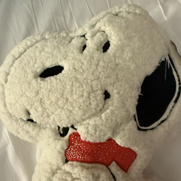 Peanuts Snoopy Sherpa Pillow Red Scarf Limited Edition 16” Target Exclusive New - Picture 2 of 6
